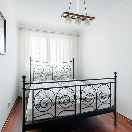 Bukowinska 12 Prywatne Mieszkanie 80M2 Z Dwiema Sypialniami I Balkonem 2X Bezplatne Miejsca Parkingowe Samodzielne Zameldowanie! Private Garage! Self Check-In System! Варшава Екстер'єр фото