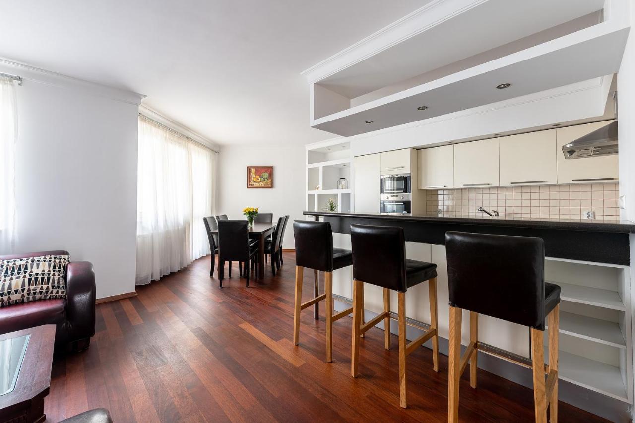 Bukowinska 12 Prywatne Mieszkanie 80M2 Z Dwiema Sypialniami I Balkonem 2X Bezplatne Miejsca Parkingowe Samodzielne Zameldowanie! Private Garage! Self Check-In System! Варшава Екстер'єр фото