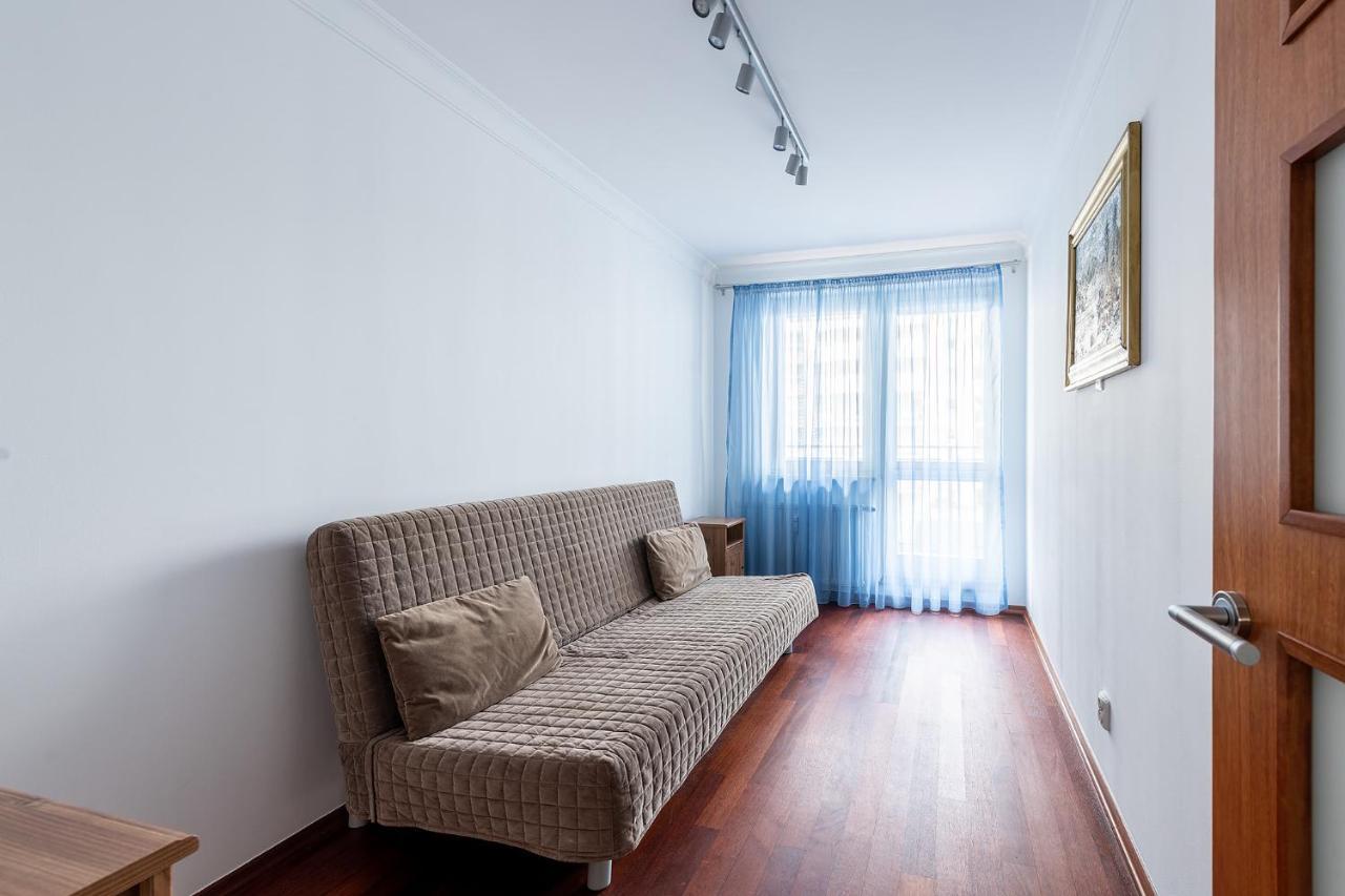 Bukowinska 12 Prywatne Mieszkanie 80M2 Z Dwiema Sypialniami I Balkonem 2X Bezplatne Miejsca Parkingowe Samodzielne Zameldowanie! Private Garage! Self Check-In System! Варшава Екстер'єр фото