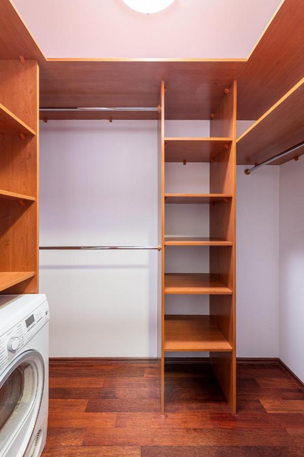 Bukowinska 12 Prywatne Mieszkanie 80M2 Z Dwiema Sypialniami I Balkonem 2X Bezplatne Miejsca Parkingowe Samodzielne Zameldowanie! Private Garage! Self Check-In System! Варшава Екстер'єр фото